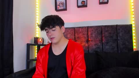 Nolan  online show from October 25, 7:08 pm