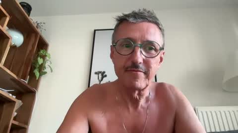 Snapshot of nolo34 chatting on June 11, 5:33 pm nolo34 online show from June 11, 5:33 pm