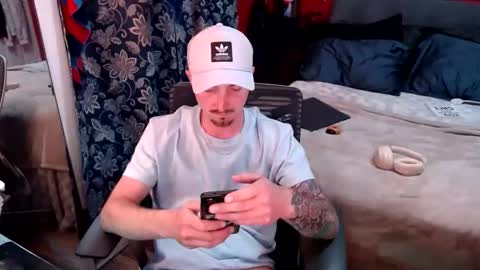 nomibuilder online show from April 29, 2:37 am