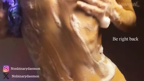 Snapshot of nonbinaryangel_ chatting on February 12, 12:27 am Sammy online show from February 12, 12:27 am