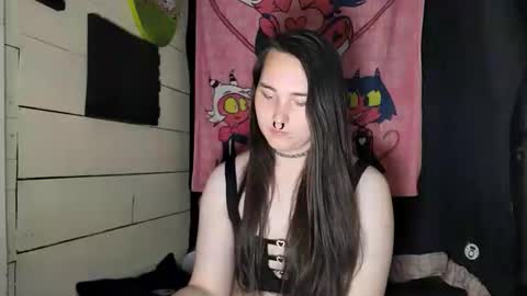 nonbinarybeauty20 online show from June 10, 6:45 am