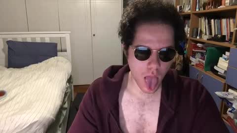 nongay379444 online show from January 1, 9:31 pm