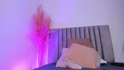 Nora Da Silva online show from December 28, 12:57 am