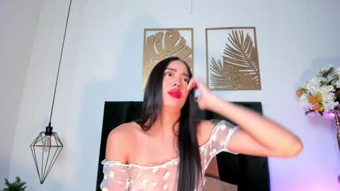 Nora Da Silva online show from February 4, 1:02 am