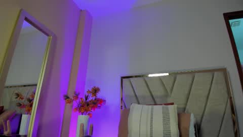 Nora Da Silva online show from October 23, 12:10 am