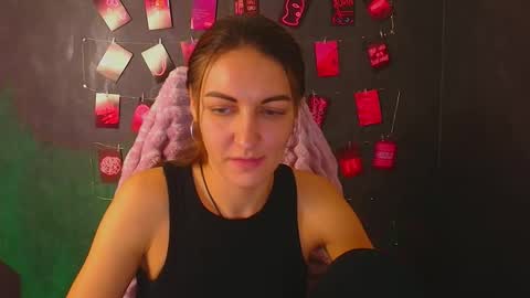 Nora online show from October 28, 9:06 pm