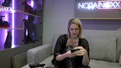 NoraNoxx online show from June 21, 8:33 pm