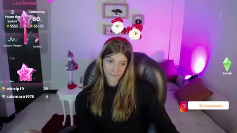 Snapshot of nora_vennucci chatting on December 17, 8:21 pm Nora online show from December 17, 8:21 pm