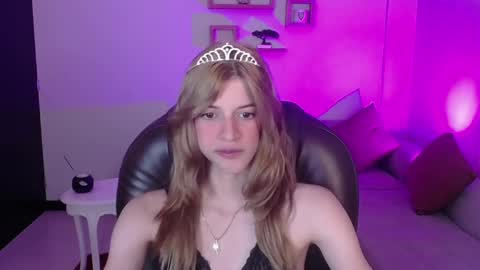 Snapshot of nora_vennucci chatting on January 24, 7:28 pm Nora online show from January 24, 7:28 pm