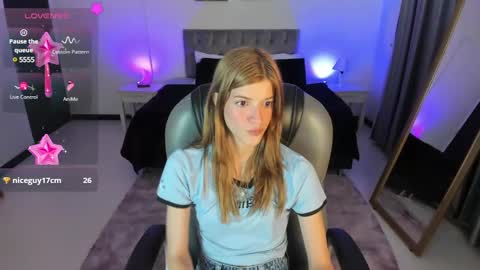 Snapshot of nora_vennucci chatting on March 4, 7:11 pm Nora online show from March 4, 7:11 pm