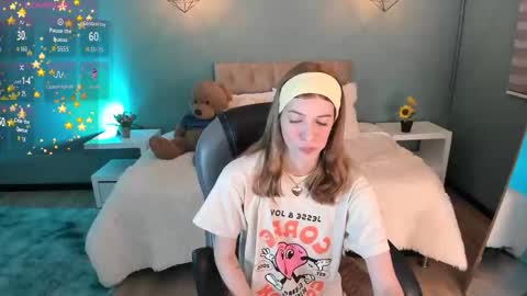 Snapshot of nora_vennucci chatting on October 11, 7:56 pm Nora online show from October 11, 7:56 pm