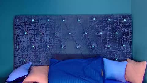 Nora online show from February 4, 1:17 pm