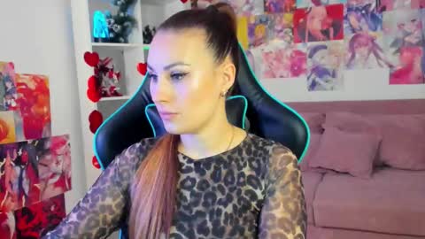 NoraFoxes online show from December 17, 3:51 pm