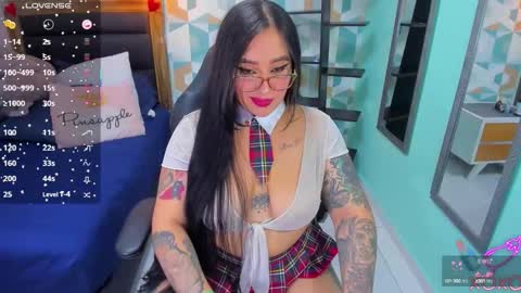 noraloux1 online show from October 12, 3:05 am