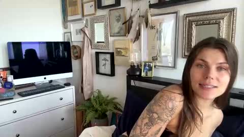 Snapshot of nordicbelle chatting on June 2, 3:03 pm Nordic Belle online show from June 2, 3:03 pm
