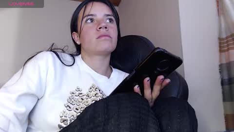 noreen_ online show from November 27, 7:05 pm