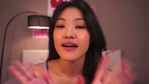 Snapshot of noreenbeckey chatting on October 16, 8:26 am Nore online show from October 16, 8:26 am