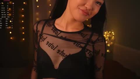 Snapshot of noreenbeckey chatting on December 5, 7:50 am Nore online show from December 5, 7:50 am