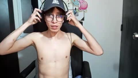 Snapshot of norehg__ chatting on September 19, 8:49 am Norehg online show from September 19, 8:49 am