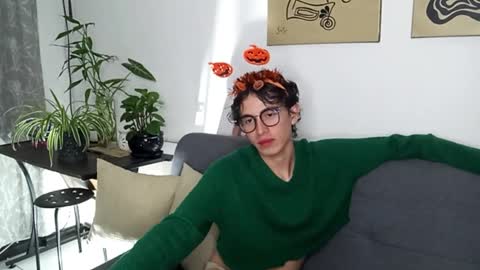 Snapshot of norehg__ chatting on October 12, 8:35 am Norehg online show from October 12, 8:35 am