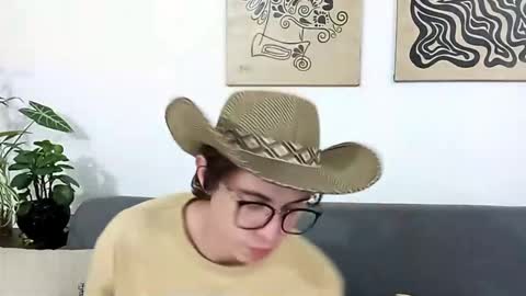 Snapshot of norehg__ chatting on October 15, 10:48 am Norehg online show from October 15, 10:48 am