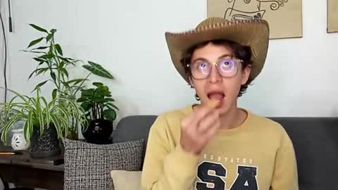 Snapshot of norehg__ chatting on October 15, 11:27 pm Norehg online show from October 15, 11:27 pm