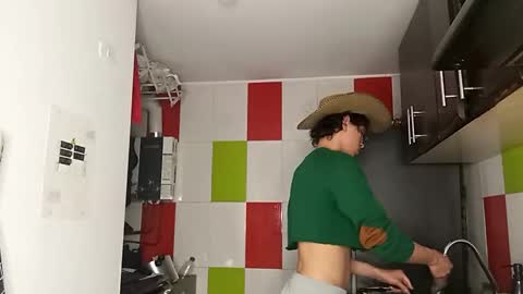 Snapshot of norehg__ chatting on October 29, 9:22 am Norehg online show from October 29, 9:22 am