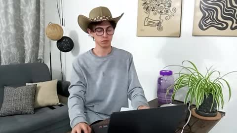 Snapshot of norehg__ chatting on October 31, 8:26 am Norehg online show from October 31, 8:26 am