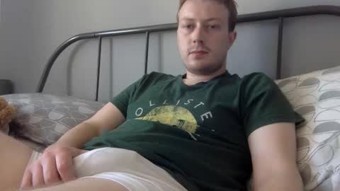 Snapshot of norfolkboy18 chatting on April 23, 1:24 pm Ollie online show from April 23, 1:24 pm