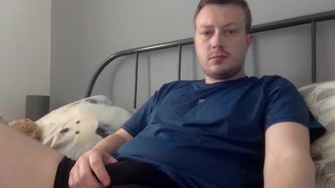 Snapshot of norfolkboy18 chatting on April 26, 9:51 am Ollie online show from April 26, 9:51 am