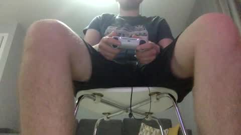 Snapshot of norfolkboy18 chatting on May 2, 8:25 pm Ollie online show from May 2, 8:25 pm