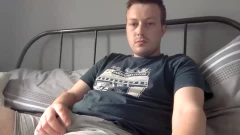 Snapshot of norfolkboy18 chatting on May 4, 12:56 pm Ollie online show from May 4, 12:56 pm