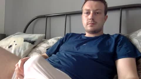 Snapshot of norfolkboy18 chatting on July 3, 3:40 pm Ollie online show from July 3, 3:40 pm
