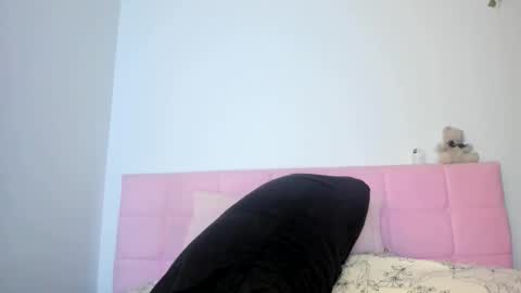 Emily snow online show from March 4, 12:27 am