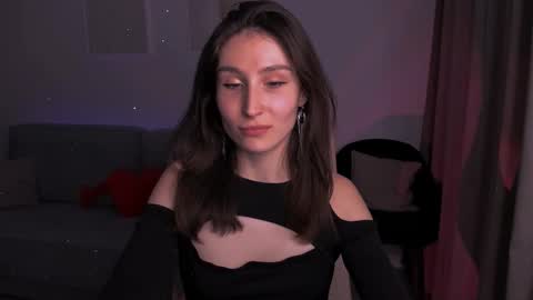 Hazel online show from December 18, 5:00 pm