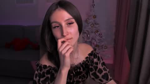 Snapshot of north_valkyrie chatting on January 15, 1:02 am Hazel online show from January 15, 1:02 am