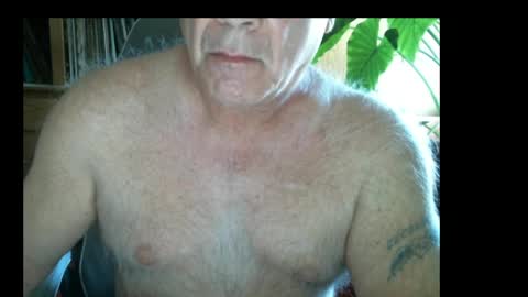 Snapshot of northcountryguy762 chatting on May 10, 7:08 pm northcountryguy762 online show from May 10, 7:08 pm