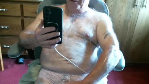 Snapshot of northcountryguy762 chatting on May 17, 4:58 pm northcountryguy762 online show from May 17, 4:58 pm
