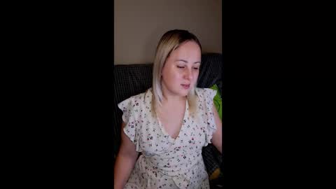 hi glad to chat online show from October 2, 2:57 pm