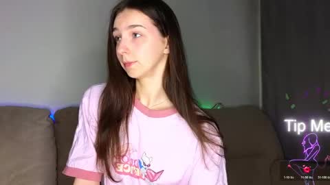 Hello My name is Helene NTMU  Finger up if u like what u see online show from April 12, 2:22 pm