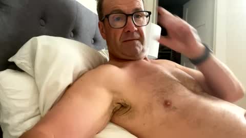 Snapshot of nottsaust chatting on February 26, 2:43 am Nottsaust online show from February 26, 2:43 am