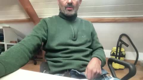 noux69 online show from November 17, 1:28 pm