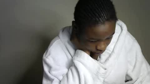 novaah online show from December 17, 1:11 am