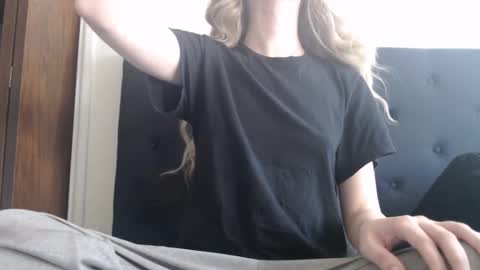 Olivia online show from March 12, 9:35 pm