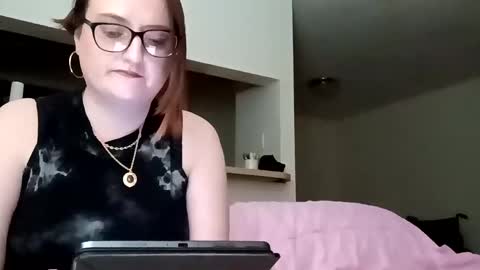 Snapshot of novarose233609 chatting on January 26, 4:51 am novarose233609 online show from January 26, 4:51 am