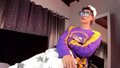 Nova online show from November 17, 7:41 pm