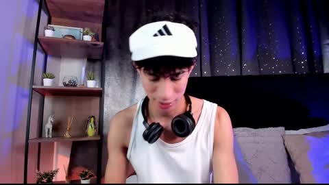 Nova online show from November 27, 9:17 pm