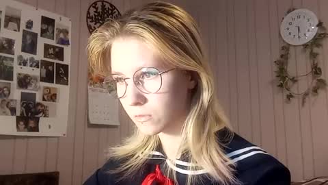 Snapshot of novellahartig chatting on February 17, 2:24 pm Sari It is my first day online show from February 17, 2:24 pm