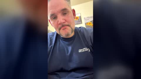 Snapshot of nre321985 chatting on March 17, 10:46 pm nre321985 online show from March 17, 10:46 pm