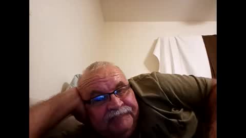 Snapshot of nudebandito chatting on March 17, 5:22 am nudebandito online show from March 17, 5:22 am